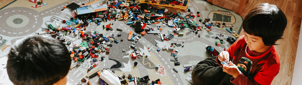 散らかすこども