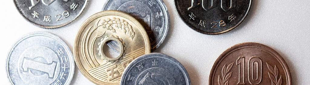 5歳の子どもがお金の価値を学ぶ前の、小銭の写真